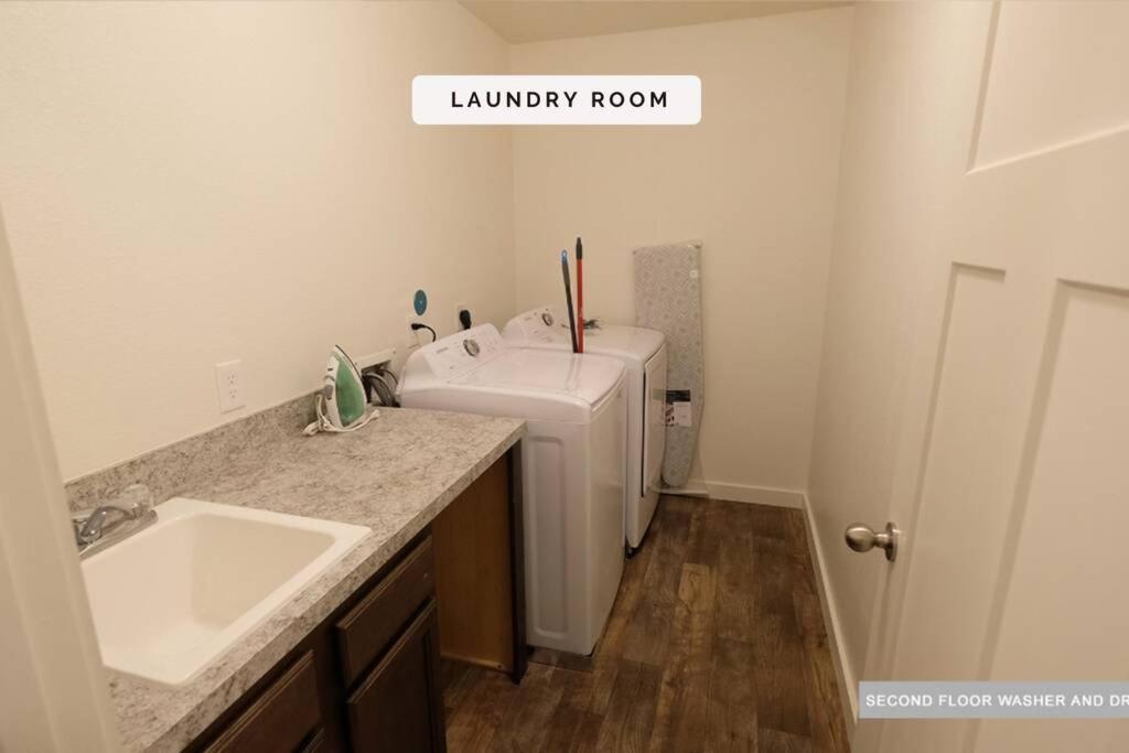 3 Story, 3 Bdrm, 4 Beds, 2 Bath, North Houston, Iah - 10b